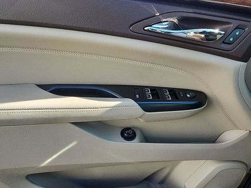 Used 2016 Cadillac SRX Luxury AWD/4WD image 18
