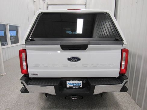 Used 2023 Ford F250 XLT AWD/4WD image 13