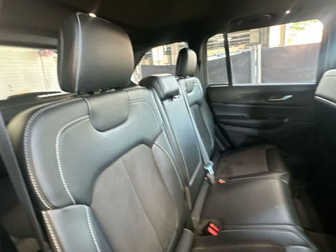 Used 2023 Jeep Grand Cherokee Altitude AWD/4WD image 26
