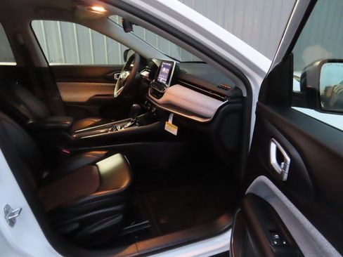 Used 2022 Jeep Compass Latitude image 22