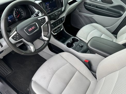 Used 2024 GMC Terrain SLE image 11