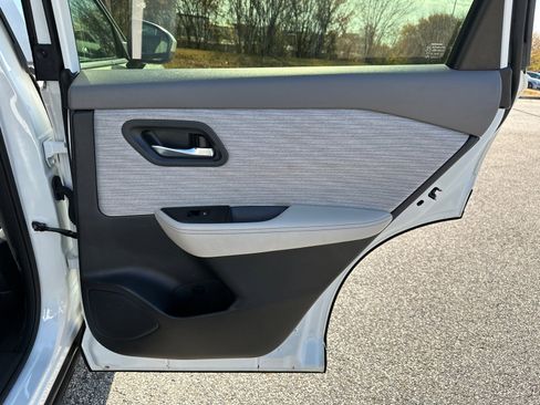 Certified 2023 Nissan Rogue SV image 16