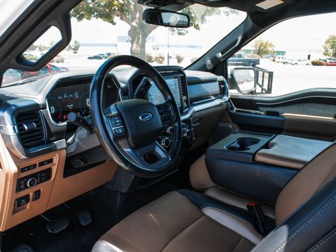 Used 2022 Ford F150 Lariat w/ Bed Utility Package RWD image 9