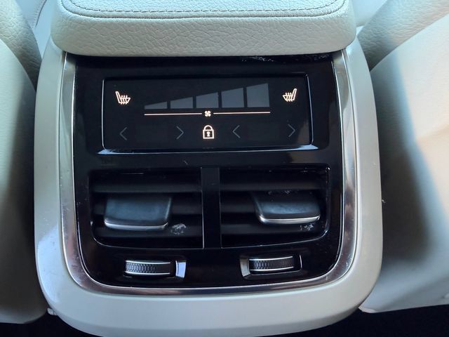 Used 2020 Volvo XC90 T6 Momentum w/ Protection Package Premier AWD/4WD image 9