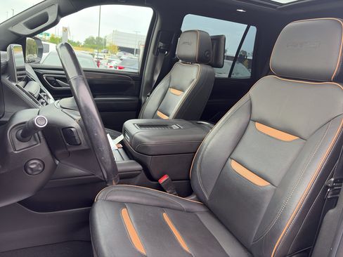 Used 2022 GMC Yukon AT4 w/ AT4 Premium Package AWD/4WD image 10
