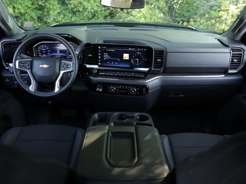 Used 2024 Chevrolet Silverado 1500 LT AWD/4WD image 21