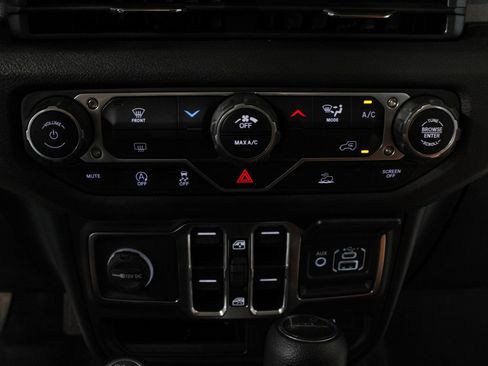 Used 2025 Jeep Gladiator Sport AWD/4WD image 28