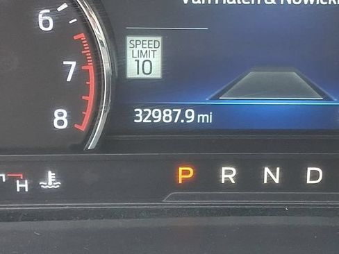Used 2022 Ford Explorer XLT w/ Equipment Group 202A AWD/4WD image 22