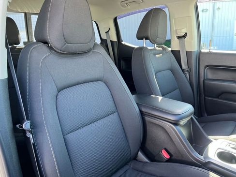 Used 2018 Chevrolet Colorado LT w/ LT Convenience Package RWD image 10