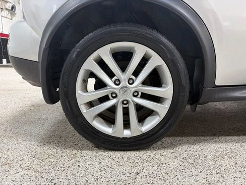 Used 2011 Nissan Juke SL AWD/4WD image 16