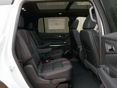 New 2026 Chevrolet Traverse RS image 13