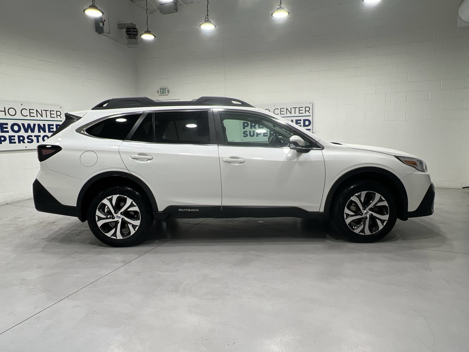Used 2022 Subaru Outback Limited AWD/4WD image 9