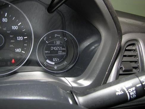 Used 2022 Honda HR-V LX image 4