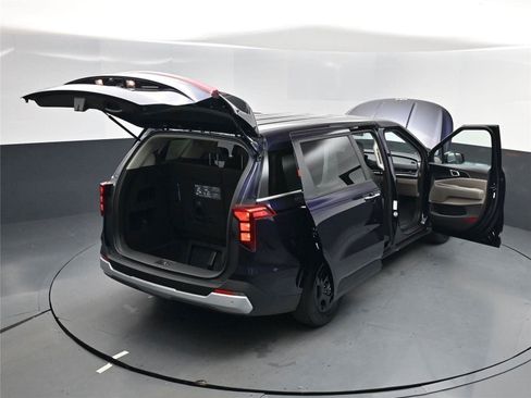 New 2026 Kia Carnival LX image 29