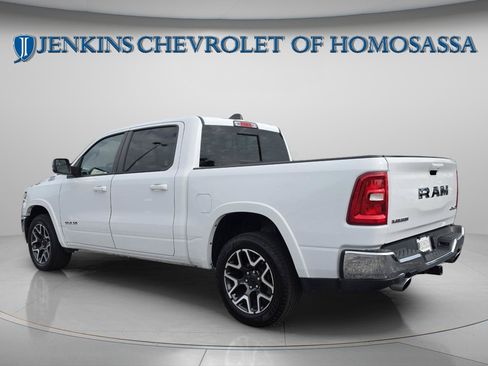 Used 2025 RAM 1500 Laramie AWD/4WD image 7