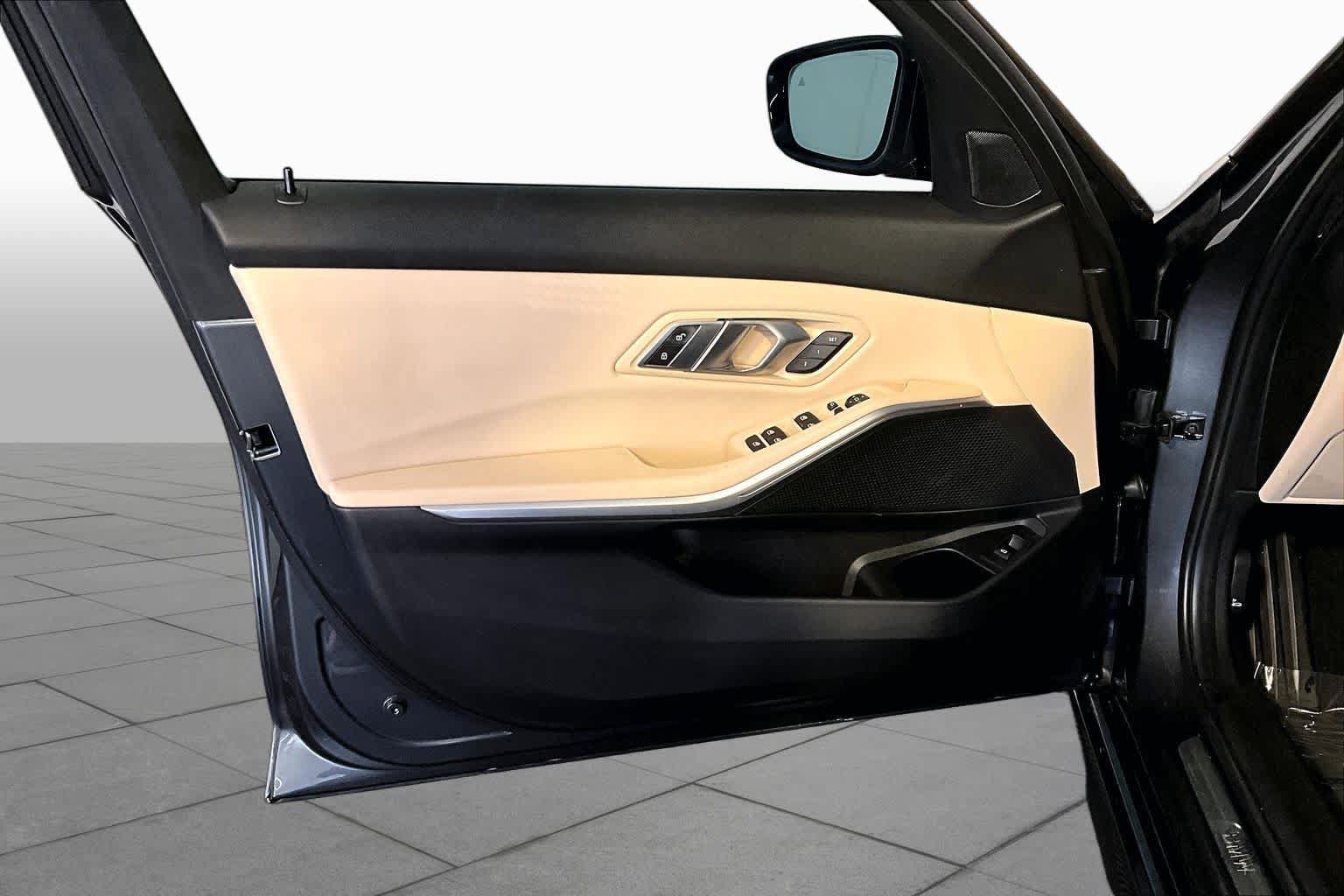 Used 2020 BMW 330i xDrive Sedan w/ Convenience Package AWD/4WD image 22