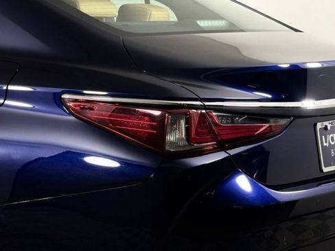 Used 2025 Lexus ES 350 w/ Premium Package FWD image 18