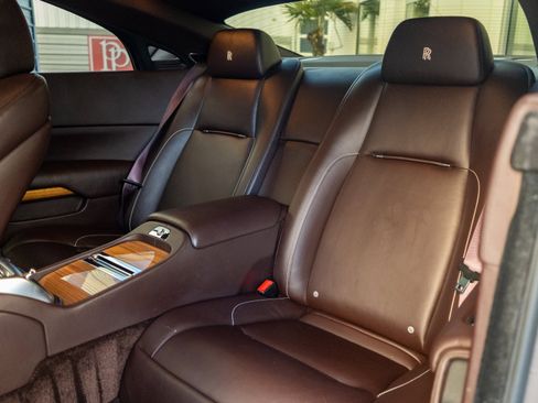 Used 2016 Rolls-Royce Wraith image 36