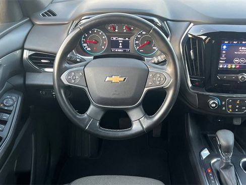 Used 2023 Chevrolet Traverse LT image 17