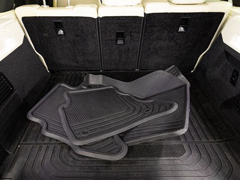 Used 2023 Land Rover Range Rover SE image 13