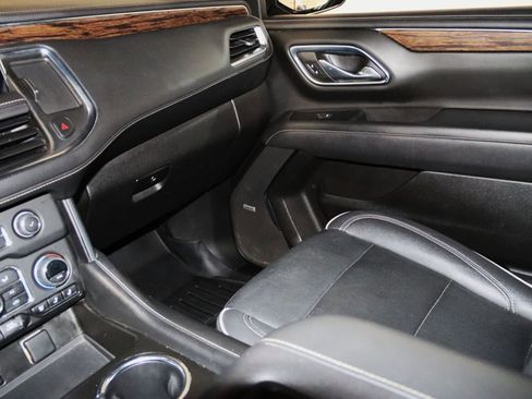 Used 2023 Chevrolet Suburban Premier AWD/4WD image 53