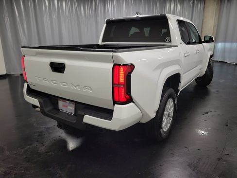 Used 2025 Toyota Tacoma SR5 AWD/4WD image 8