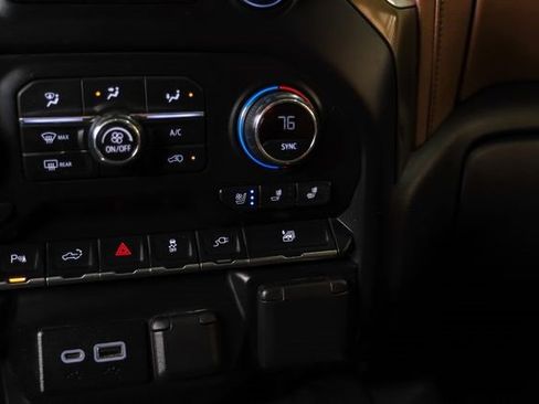 Used 2020 Chevrolet Silverado 3500 High Country image 29