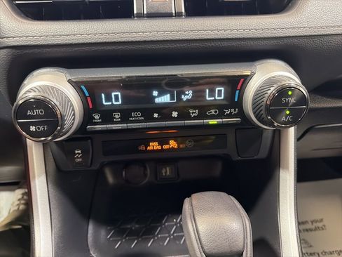 Used 2024 Toyota RAV4 LE image 31
