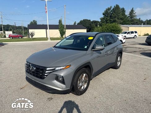 Used 2024 Hyundai Tucson SEL FWD image 2