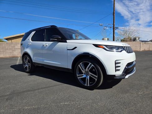 Used 2023 Land Rover Discovery Metropolitan Edition image 1