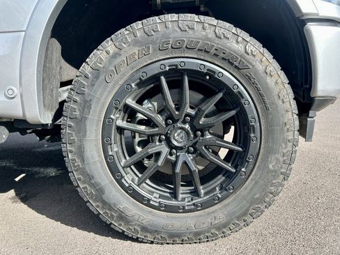 Used 2019 Ford F150 Lariat w/ Equipment Group 502A Luxury image 9