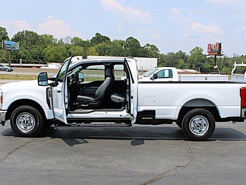 Used 2024 Ford F250 XL w/ XL Chrome Package RWD image 7