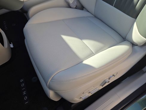 New 2026 Hyundai Ioniq 9 Calligraphy image 13