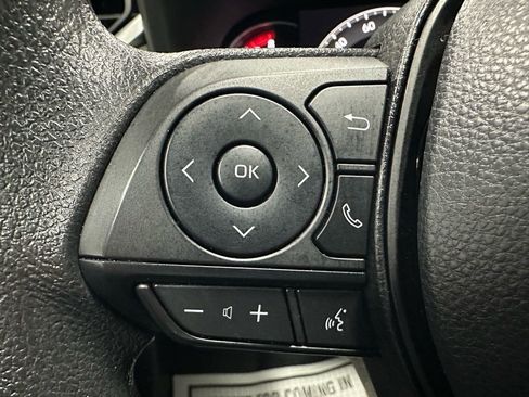 Used 2025 Toyota RAV4 XLE image 19