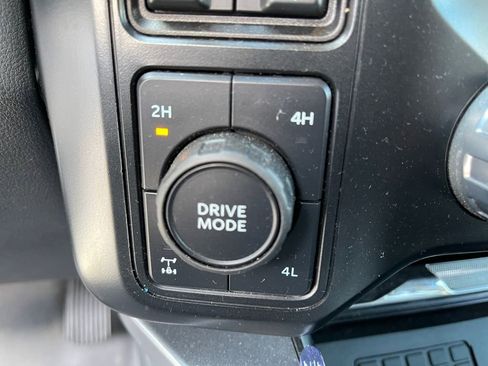 Used 2024 Ford F350 Lariat w/ FX4 Off-Road Package image 31