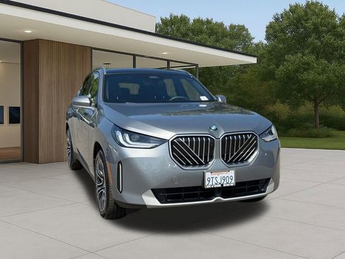 Used 2025 BMW X3 xDrive30i w/ Premium Package image 5