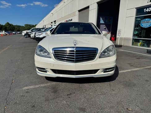 Used 2013 Mercedes-Benz S 550 4MATIC image 3
