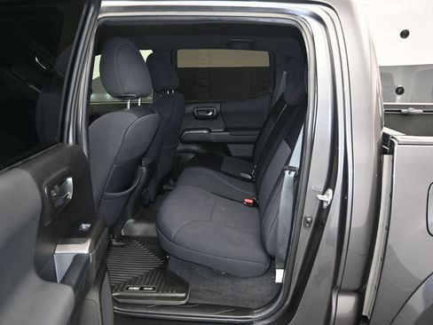 Used 2022 Toyota Tacoma TRD Sport w/ Technology Package AWD/4WD image 13