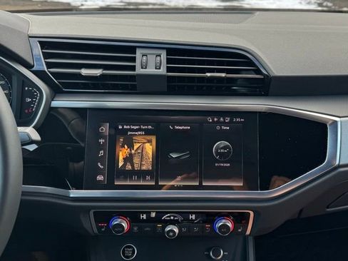 Certified 2025 Audi Q3 2.0T Premium Plus w/ Premium Plus Package image 17