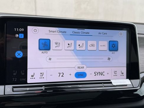 Used 2025 Volkswagen Atlas SEL Premium R-Line image 12