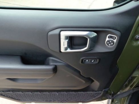 Used 2021 Jeep Wrangler Sport AWD/4WD image 27