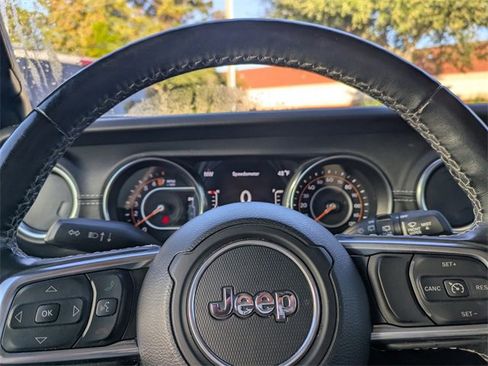 Used 2022 Jeep Wrangler Unlimited Sahara w/ Cold Weather Group image 28