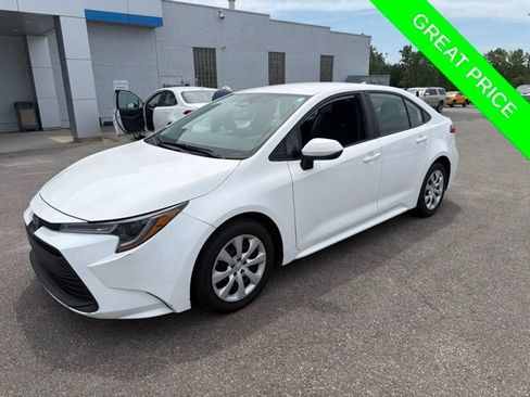 Used 2024 Toyota Corolla LE FWD image 1