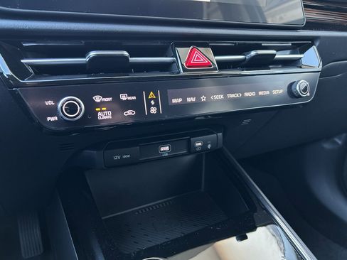New 2025 Kia Niro EX image 22