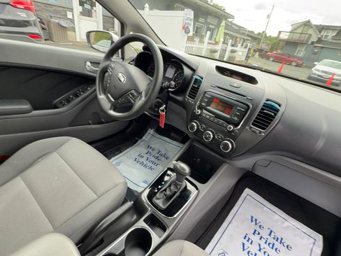 Used 2018 Kia Forte LX FWD image 20