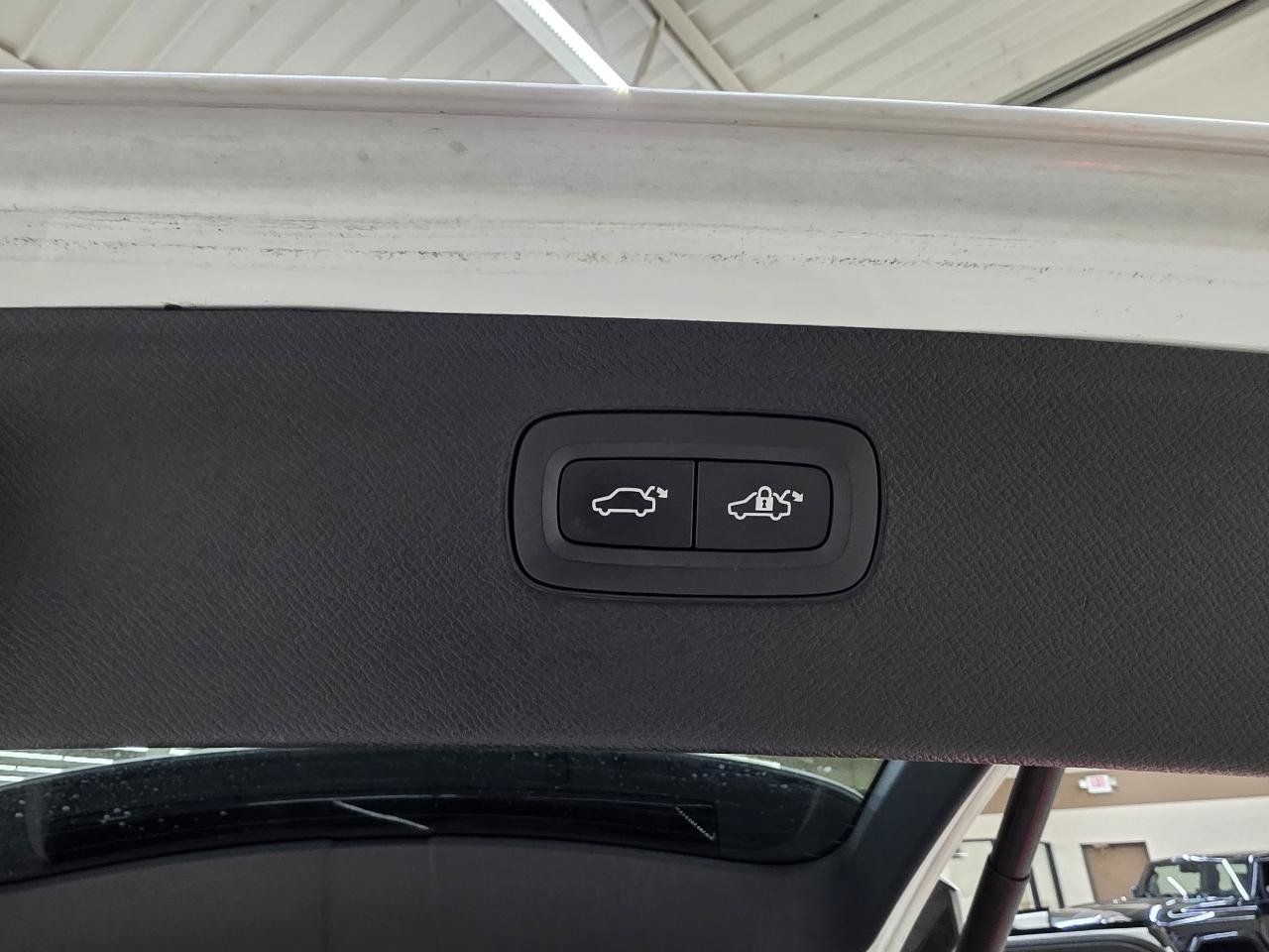 Used 2020 Volvo XC90 T6 Momentum AWD/4WD image 15