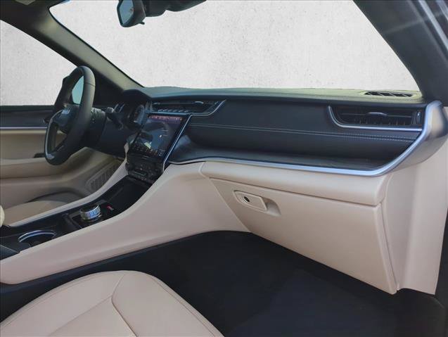 Used 2024 Jeep Grand Cherokee Limited RWD image 28