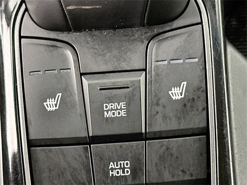 Used 2020 Hyundai Ioniq Limited image 16