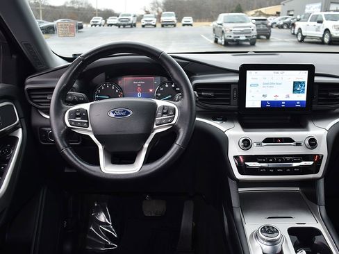 Used 2022 Ford Explorer XLT w/ Class IV Trailer Tow Package image 17