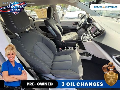 Used 2023 Chrysler Voyager LX FWD image 27